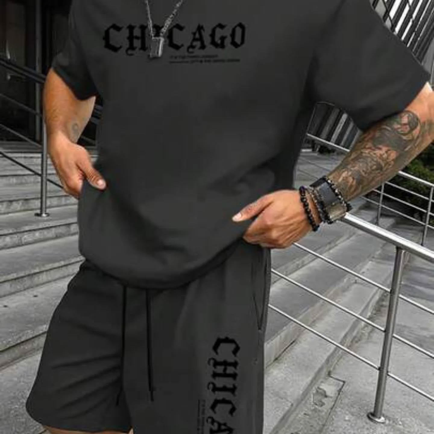 Manfinity Roughcore Men's Streetwear Chicago Letter Print Short Sleeve T-Shirt And Shorts Set